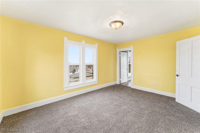 563 Geneva Avenue, Struthers, OH 44471