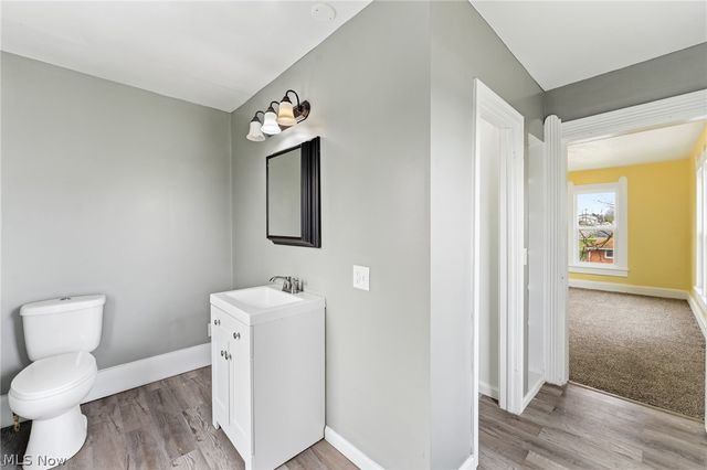 563 Geneva Avenue, Struthers, OH 44471