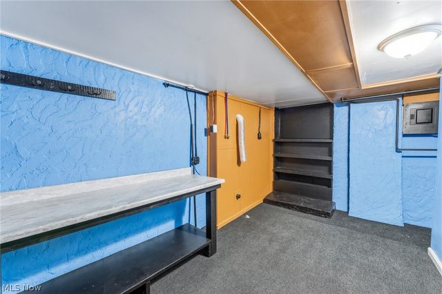 563 Geneva Avenue, Struthers, OH 44471