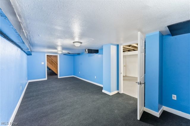 563 Geneva Avenue, Struthers, OH 44471