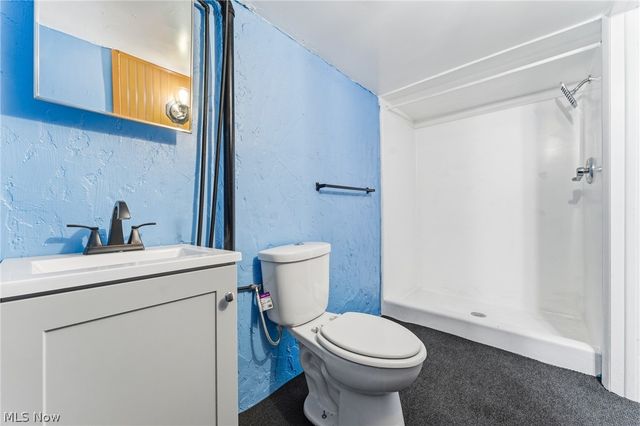 563 Geneva Avenue, Struthers, OH 44471