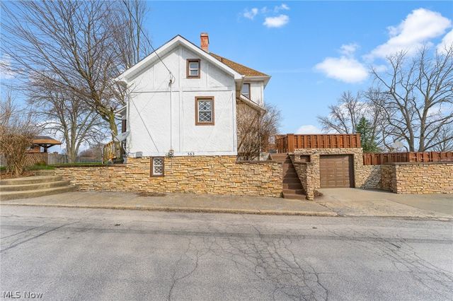 563 Geneva Avenue, Struthers, OH 44471