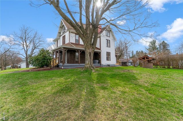 563 Geneva Avenue, Struthers, OH 44471