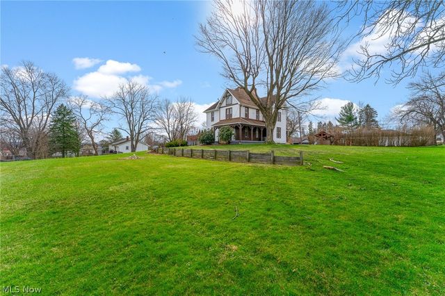 563 Geneva Avenue, Struthers, OH 44471