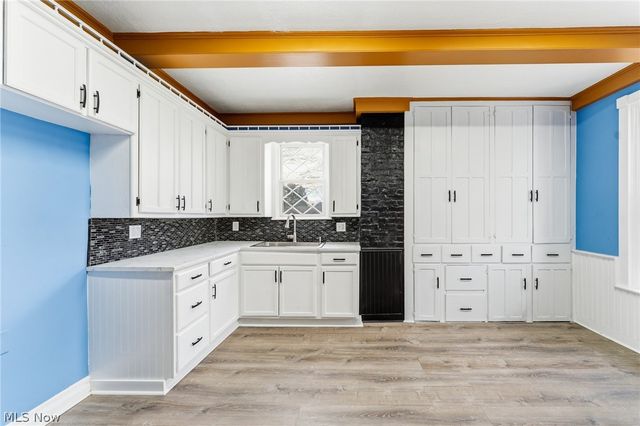 563 Geneva Avenue, Struthers, OH 44471