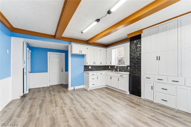 563 Geneva Avenue, Struthers, OH 44471