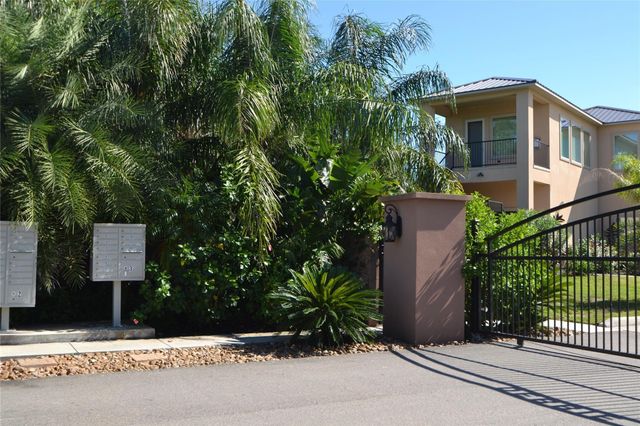 278 Debbie Lane, San Leon, TX 77539