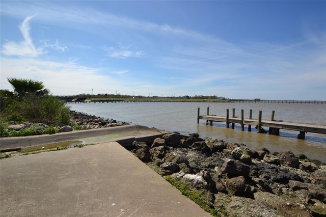 278 Debbie Lane, San Leon, TX 77539