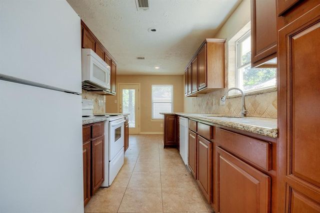 9611 Landry Boulevard, Spring, TX 77379
