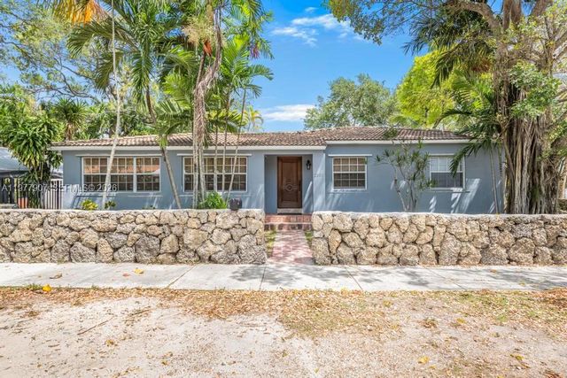 2301 Tequesta Ln, Coconut Grove, FL 33133