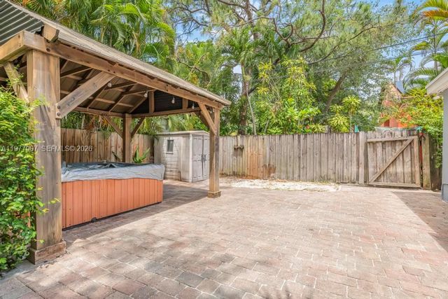 2301 Tequesta Ln, Coconut Grove, FL 33133