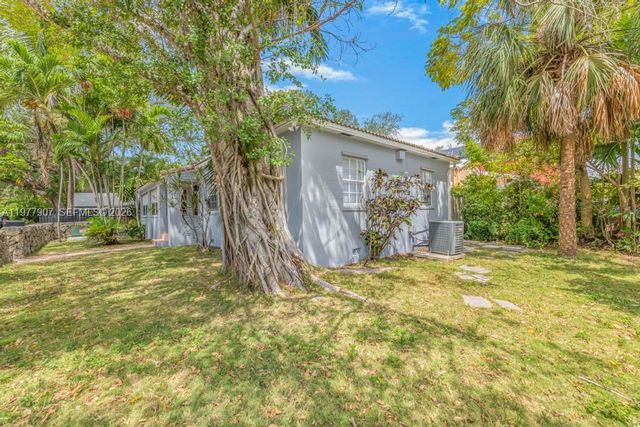 2301 Tequesta Ln, Coconut Grove, FL 33133
