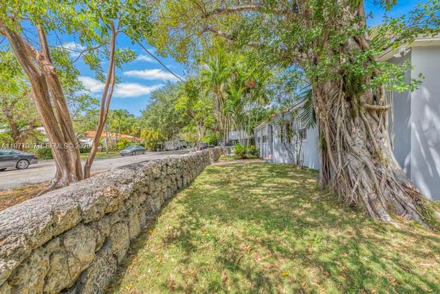 2301 Tequesta Ln, Coconut Grove, FL 33133