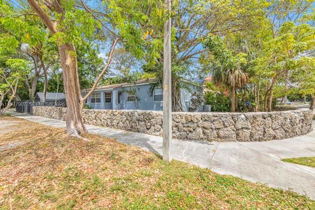 2301 Tequesta Ln, Coconut Grove, FL 33133