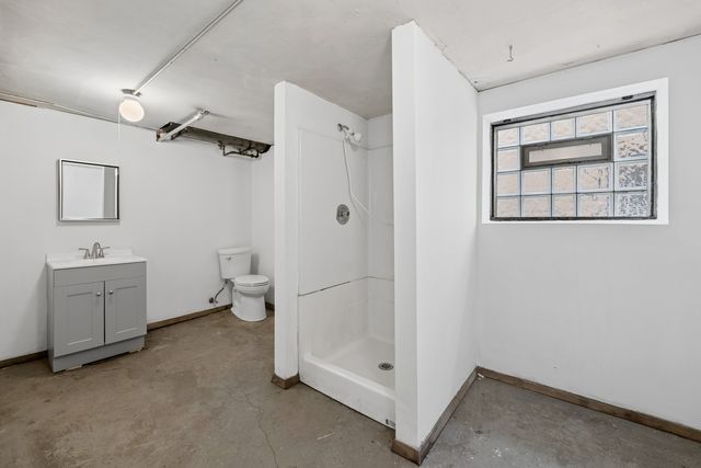 5849 W Eddy Street, Chicago, IL 60634