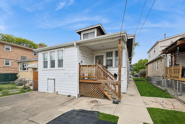 5849 W Eddy Street, Chicago, IL 60634