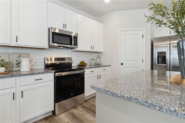 98 Longhorn Way, Auburn, GA 30011