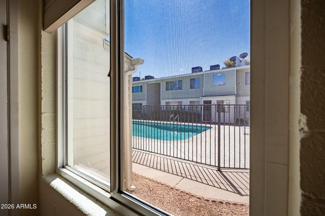 2569 W Berridge Lane D-115, Phoenix, AZ 85017