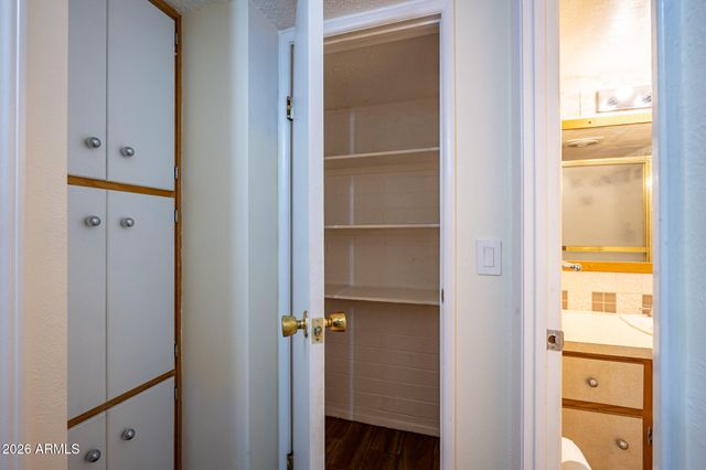 2569 W Berridge Lane D-115, Phoenix, AZ 85017