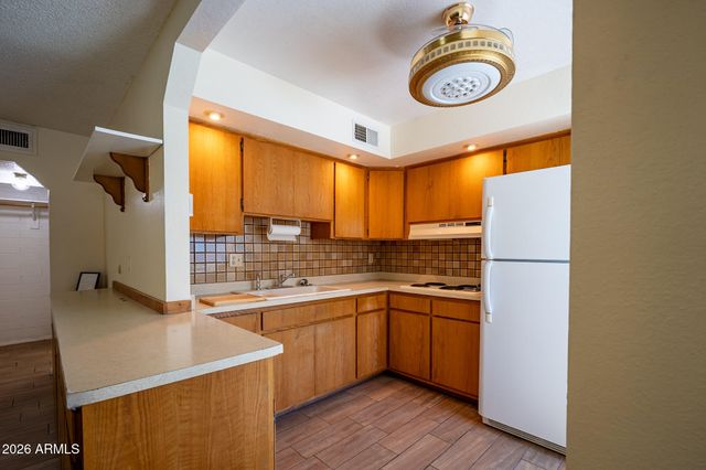 2569 W Berridge Lane D-115, Phoenix, AZ 85017