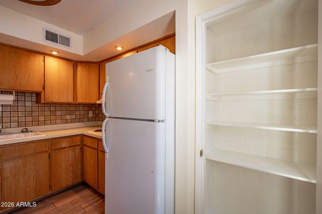 2569 W Berridge Lane D-115, Phoenix, AZ 85017