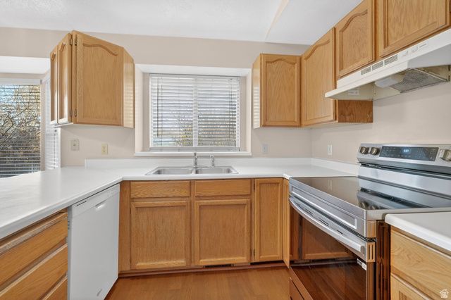 1561 E AMBLEWOOD LN, Millcreek, UT 84124