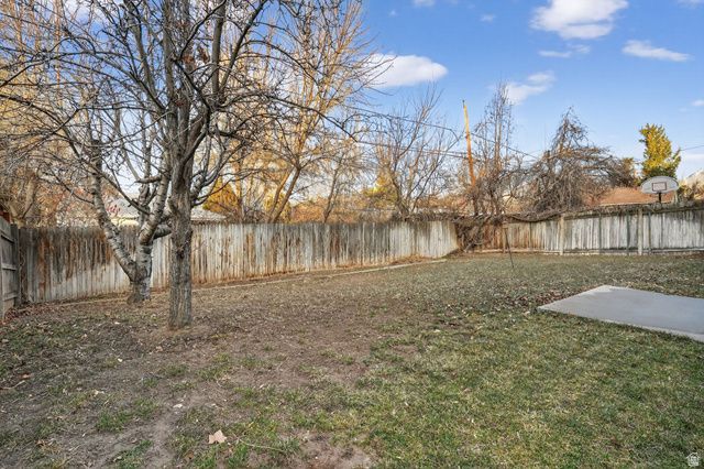 1561 E AMBLEWOOD LN, Millcreek, UT 84124