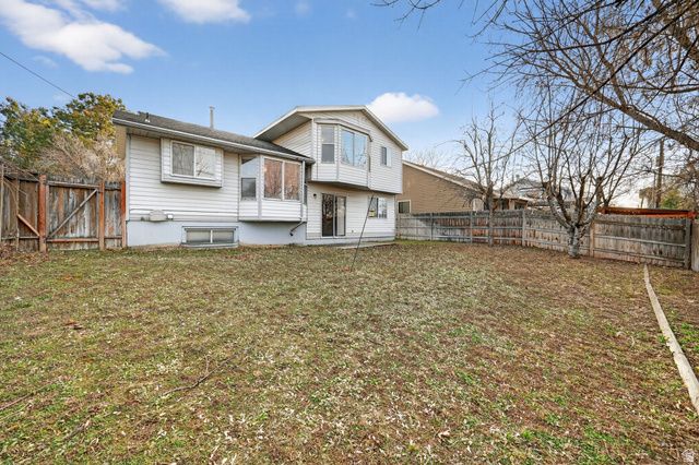 1561 E AMBLEWOOD LN, Millcreek, UT 84124