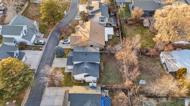 1561 E AMBLEWOOD LN, Millcreek, UT 84124