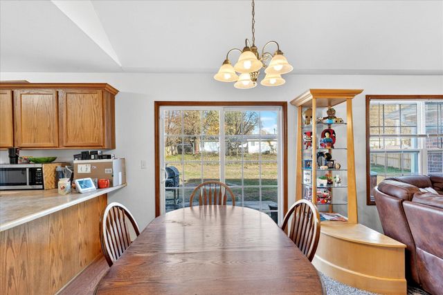 2320 S Mesa Drive, Bolivar, MO 65613