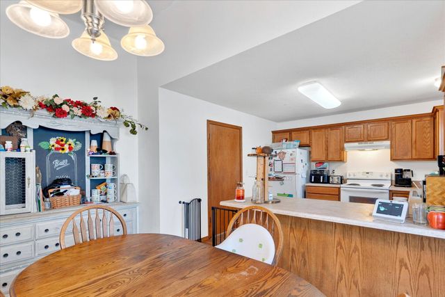 2320 S Mesa Drive, Bolivar, MO 65613