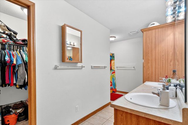 2320 S Mesa Drive, Bolivar, MO 65613