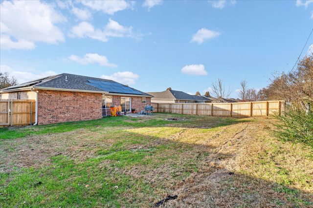 2320 S Mesa Drive, Bolivar, MO 65613