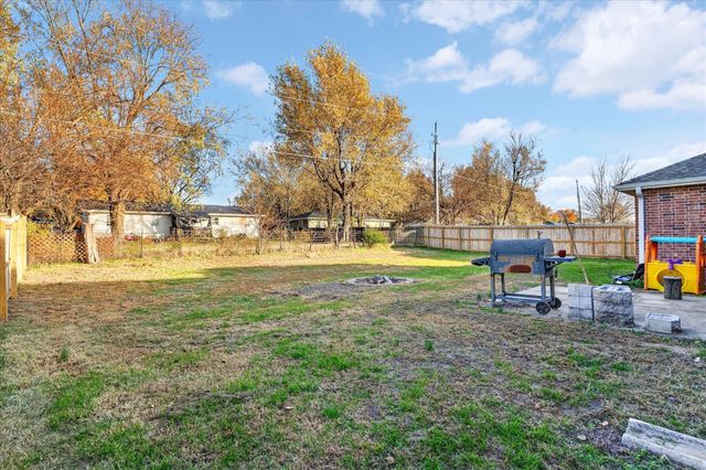 2320 S Mesa Drive, Bolivar, MO 65613