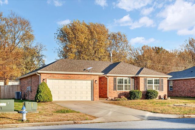 2320 S Mesa Drive, Bolivar, MO 65613