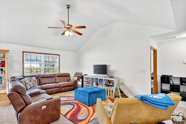 2320 S Mesa Drive, Bolivar, MO 65613