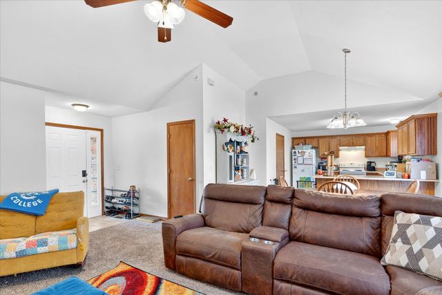 2320 S Mesa Drive, Bolivar, MO 65613