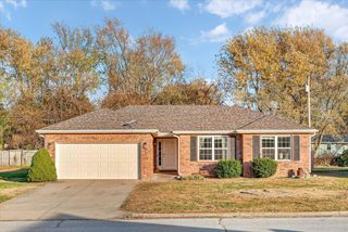 2320 S Mesa Drive, Bolivar, MO 65613