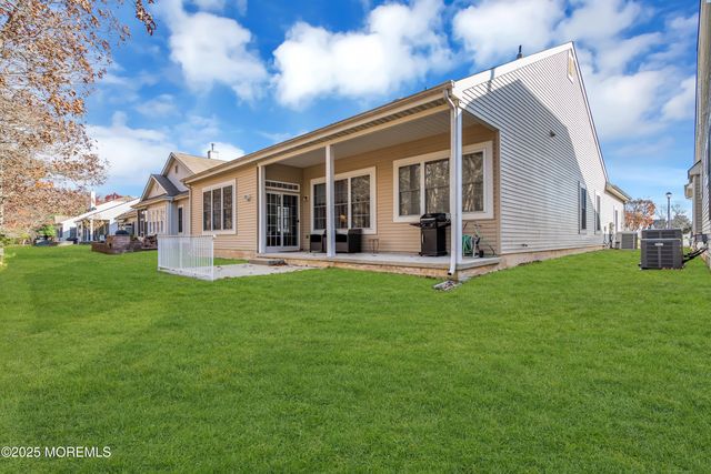 65 Spyglass Drive, Jackson, NJ 08527