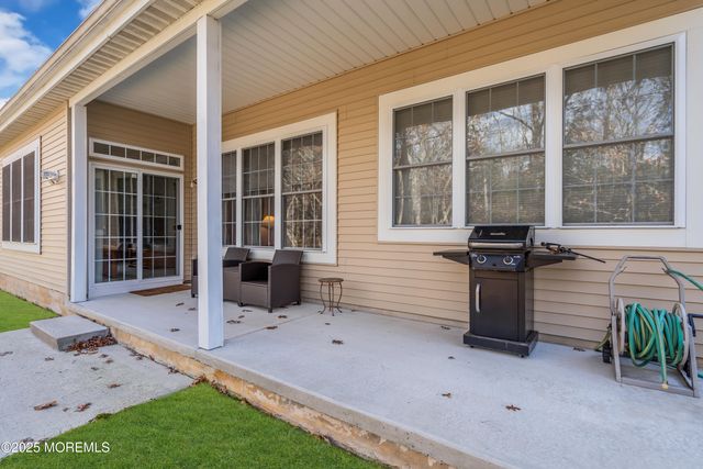 65 Spyglass Drive, Jackson, NJ 08527