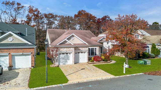 65 Spyglass Drive, Jackson, NJ 08527