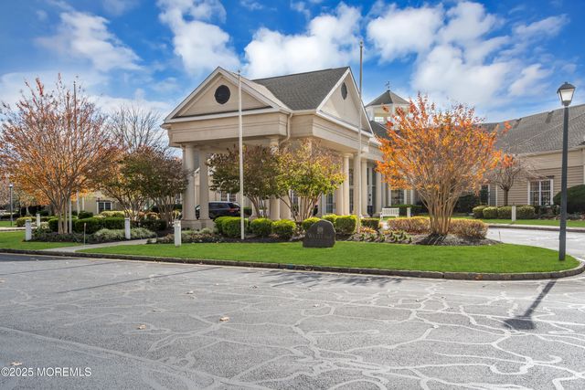 65 Spyglass Drive, Jackson, NJ 08527