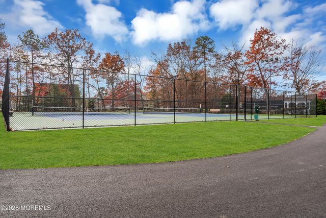 65 Spyglass Drive, Jackson, NJ 08527