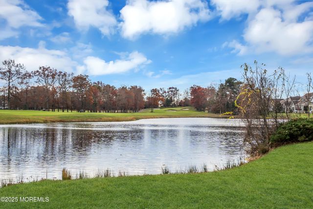 65 Spyglass Drive, Jackson, NJ 08527