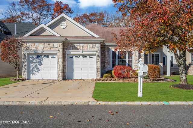 65 Spyglass Drive, Jackson, NJ 08527