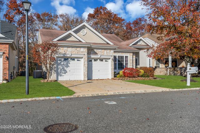 65 Spyglass Drive, Jackson, NJ 08527