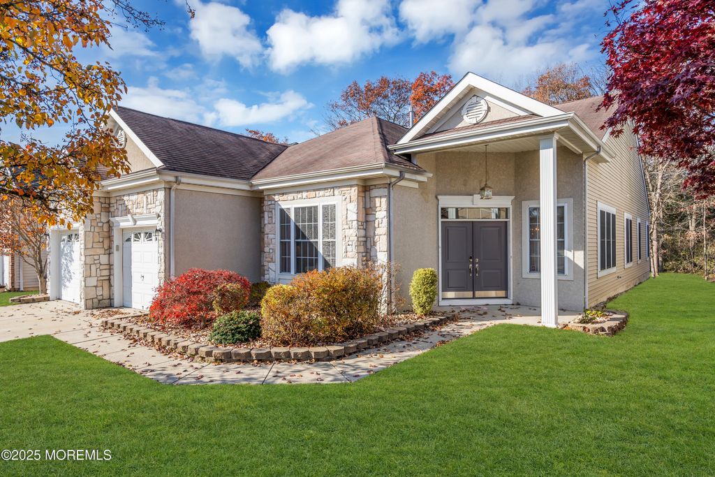 65 Spyglass Drive, Jackson, NJ 08527