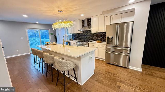 7 RIDGE RD, Malvern, PA 19355