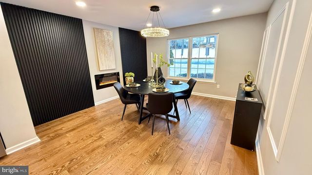 7 RIDGE RD, Malvern, PA 19355