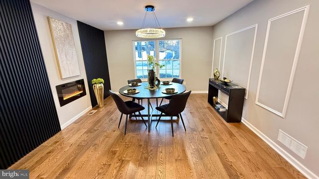 7 RIDGE RD, Malvern, PA 19355